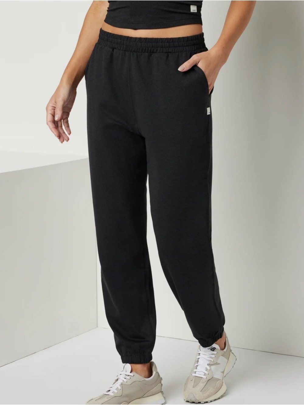 Vuori Boyfriend Sweatpant in Black Heather Size Small